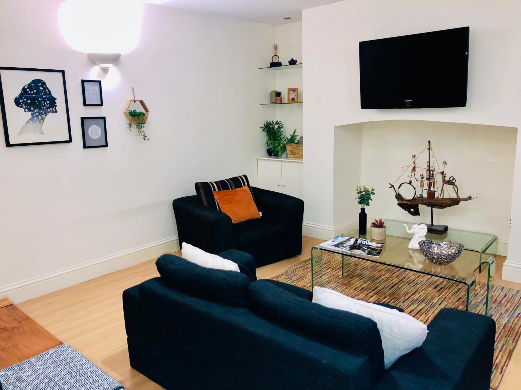 Contemporary Large Apartment In An Ideal Location Бат Екстериор снимка